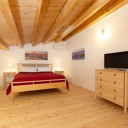 La Corte E Il Dammuso * Συρακούσες